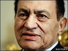 Hosni Mubarak foi hospitalizado na tera-feira devido a problemas cardacos