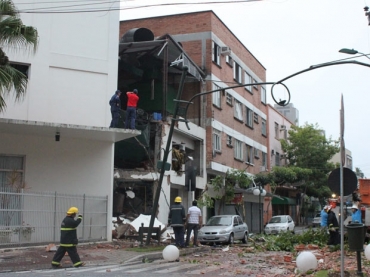 Explos�o destruiu parte de hotel no centro de Blumenau