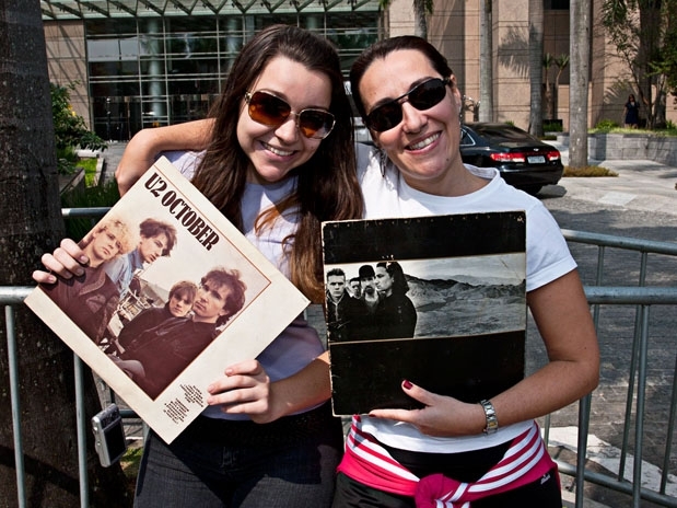 Para conseguir falar com Bono Vox, Maria de Ftima trouxe Ftima Magalhes, sua filha
