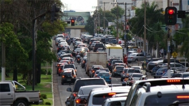 Cena cotidiana da Avenida Rubens de Mendon�a