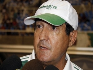 Muricy se apresenta nesta quinta-feira no CT