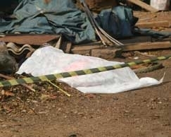 Polcia acredita em acerto de contas, mas no descarta uso de droga relacionado ao duplo assassinato