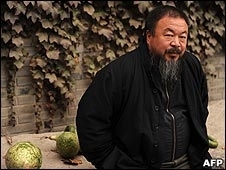 Ai Weiwei j� havia sido posto em pris�o domiciliar no ano passado