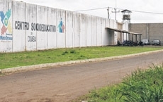 Unidade abriga 191 adolescentes nos regimes provis�rio e interna��o e parte das celas foram destru�das