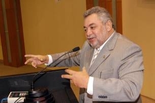 Percival Muniz convocou os seus colegas para adotar as primeiras defini��es da comiss�o