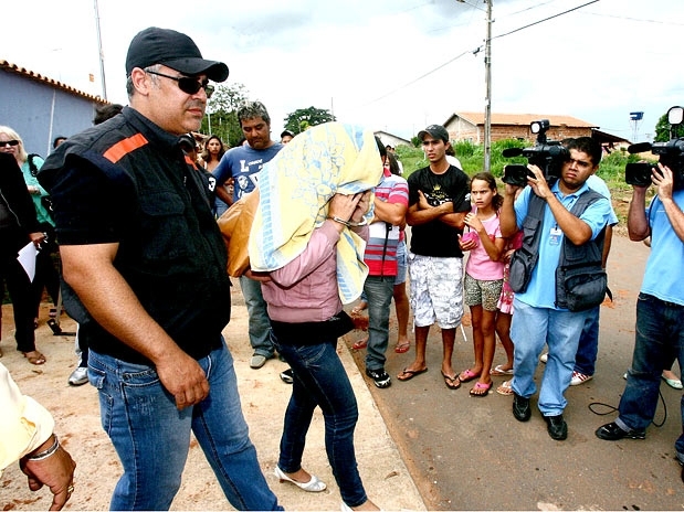 Valdirene confessou ter matado o amante e enterrado corpo no quintal