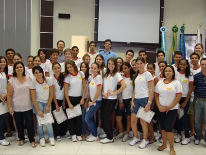 Alunos do 3 ano da Escola Estadual Mrio Spinelli foram os primeiros a participarem do programa