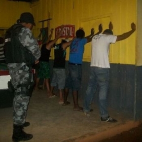 Bares e lanchonetes so revistados 