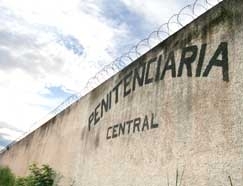 Na 3-feira  noite, detentos teriam feito panelao e foram punidos com impedimento de visita 