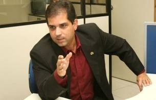 O secretrio Alexander Maia, da Sema: investigao revisar licenas