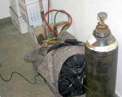 Mais uma vez, a polcia apreendeu o kit arrombamento com os bandidos. Bando seria de dez criminosos