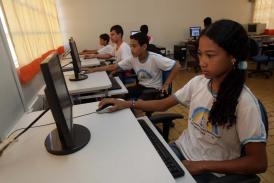 Em 2010, o Governo destinou 29,18% da receita para o ensino