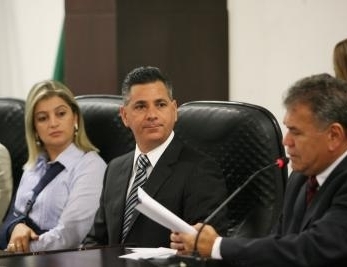 Secret�rio Edmilson Jos� dos Santos apresenta, em audi�ncia p�blica, o relat�rio das metas fiscais do terceiro quadrimes