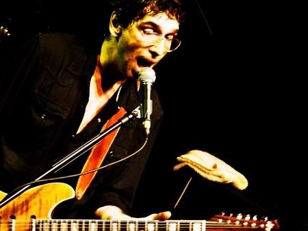 O cantor Lobo disparou contra dolos adolescente em entrevista no rdio