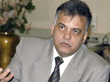 Carlos Roberto tinha 55 anos, era separado e morava sozinho.