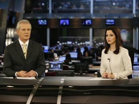 Celso Freitas e Ana Paula Padro so os ncoras do Jornal da Record, que bateu recorde de audincia no ano